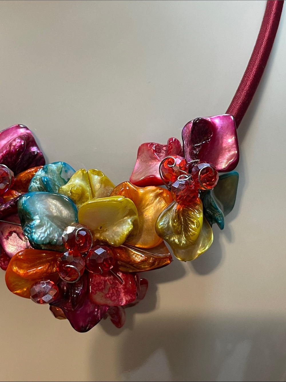 Multicolor Shell Floral Statement Necklace 16” - Picture 7 of 8